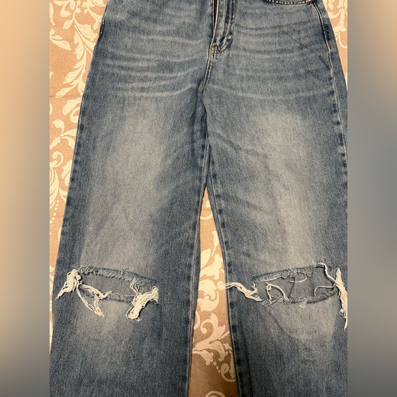 Stradivarius Light Wash Denim Jeans - Size US 6/M. - Picture 2 of 4